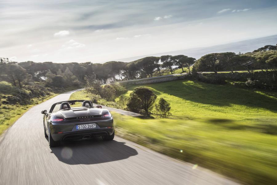  Porsche 718 Boxster 2016 года  (фото 23 из 30)